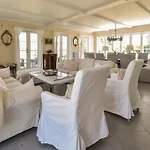 Seven-bedroom In Orbak 度假居 *