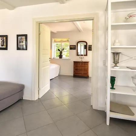 Seven-bedroom In Orbak