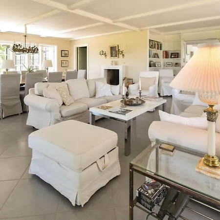 Dom wakacyjny Awesome Home In Orbaek *
