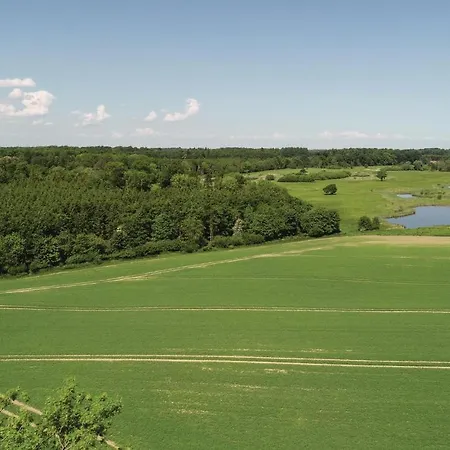 Seven-bedroom In Orbak بيت للعطل *