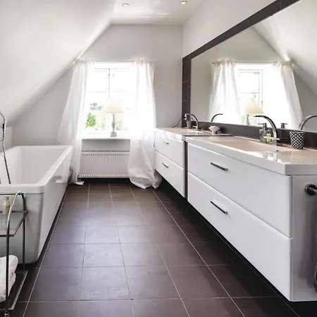 Dom wakacyjny Awesome Home In Orbaek Orbaek (Nyborg)