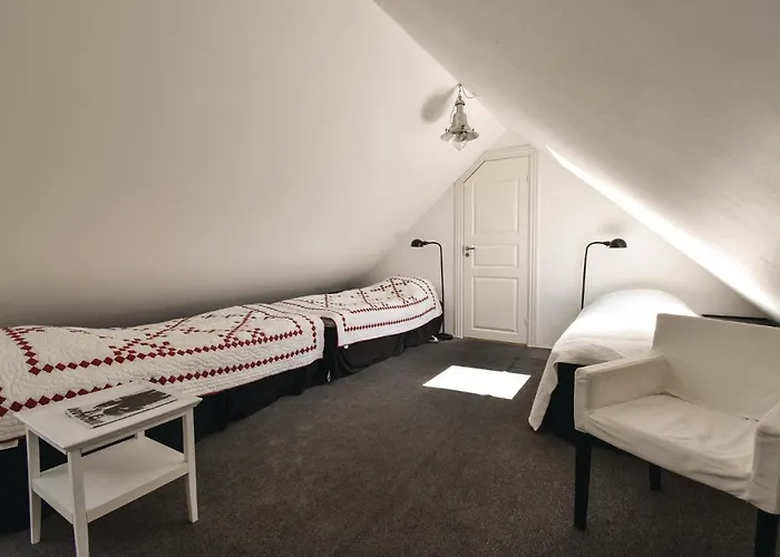 Seven-bedroom In Orbak Hébergement de vacances