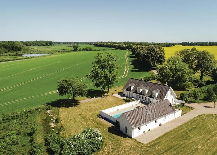 Seven-bedroom In Orbak *