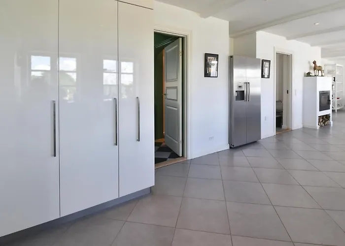 Seven-bedroom In Orbak Hébergement de vacances