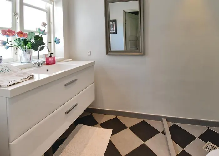 Seven-bedroom In Orbak * Orbaek (Nyborg)