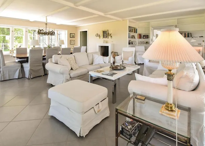 Σπίτι διακοπών Seven-bedroom In Orbak *