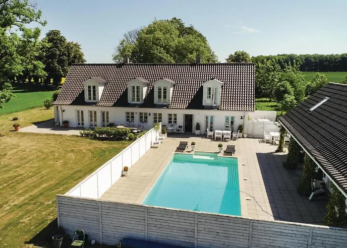 Seven-bedroom In Orbak Orbaek (Nyborg)