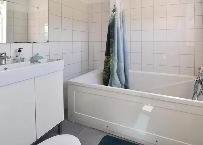 Seven-bedroom In Orbak