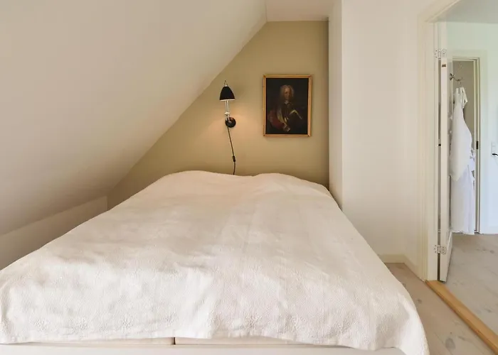 Seven-bedroom In Orbak Hébergement de vacances *