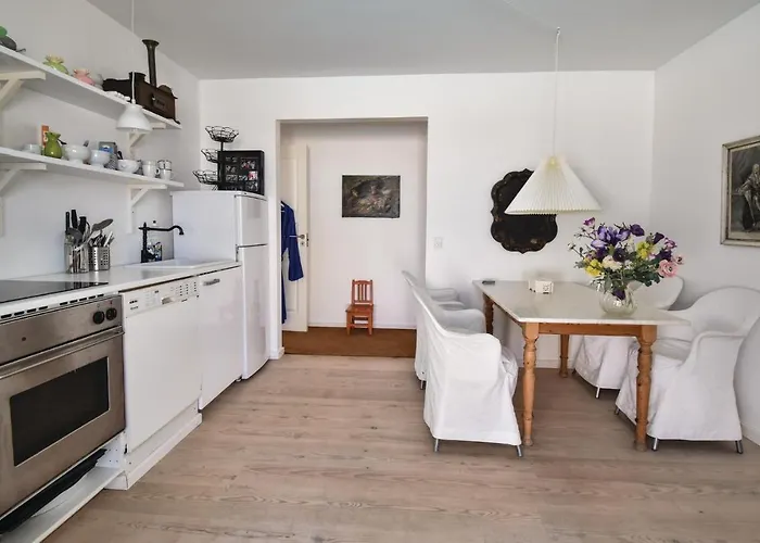 Seven-bedroom In Orbak