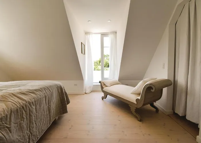 Seven-bedroom In Orbak Hébergement de vacances *